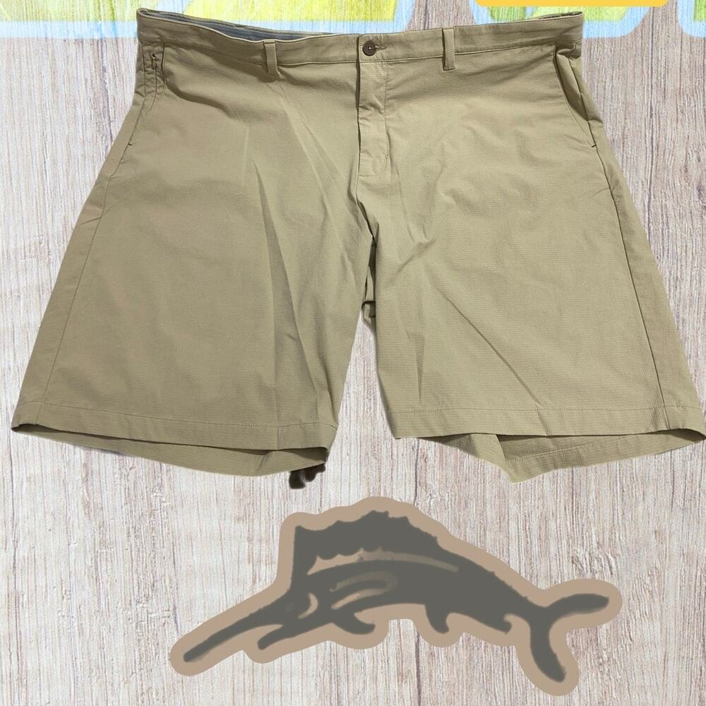 Tommy Bahama Khaki shorts 46 regular Poly Nylon Spandex blend Modern